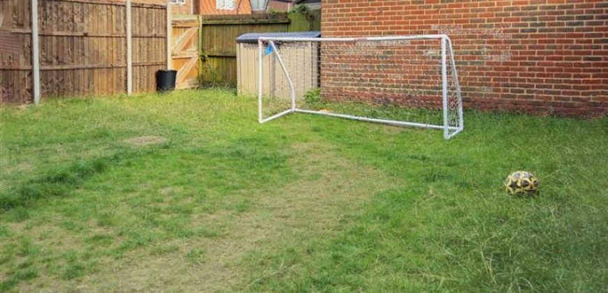 4 Bedroom house terraced to let at Moonstone Square, Sittingbourne ME10