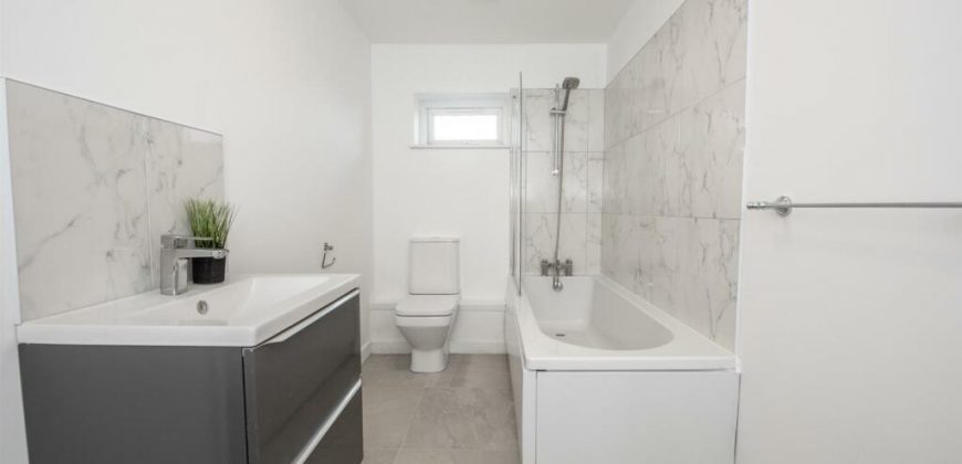 6 Bedroom semi-detached house for sale at Cherry Tree Road, Rainham Kent