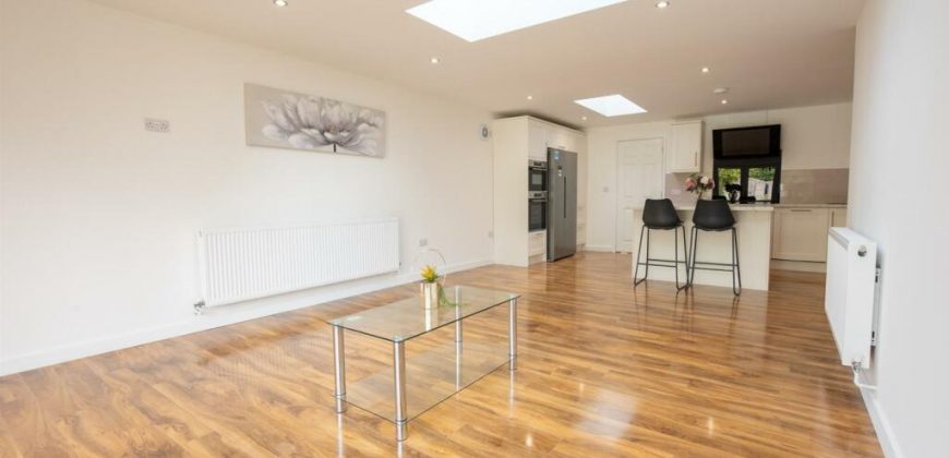 6 Bedroom semi-detached house for sale at Cherry Tree Road, Rainham Kent