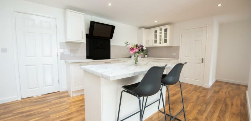 6 Bedroom semi-detached house for sale at Cherry Tree Road, Rainham Kent