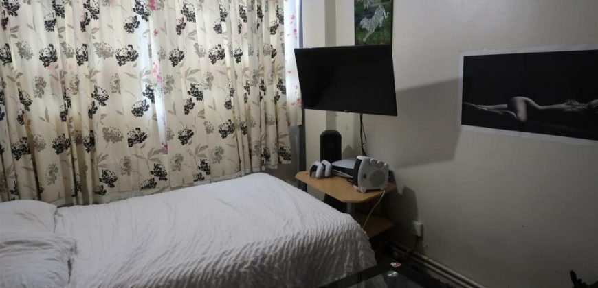 3 Bedroom Maisonette for Sale in Draper Close, Belvedere