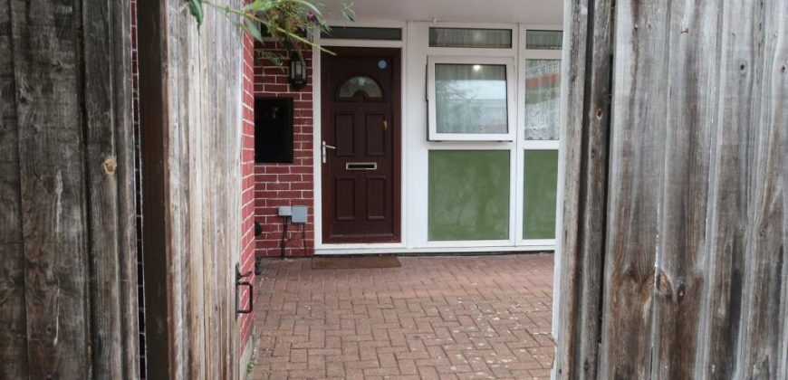 3 Bedroom Maisonette for Sale in Draper Close, Belvedere