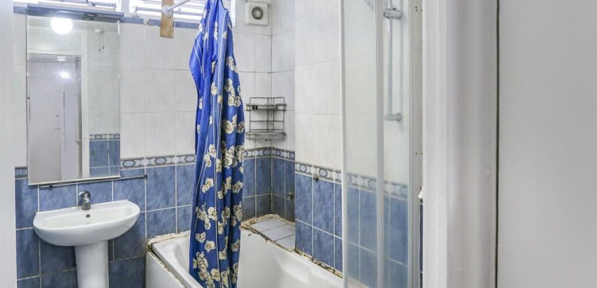 3 Bedroom Maisonette for Sale in Draper Close, Belvedere