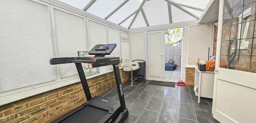 3 Bedroom end of a Terrace house for sale Crouch Street, Basildon SS15