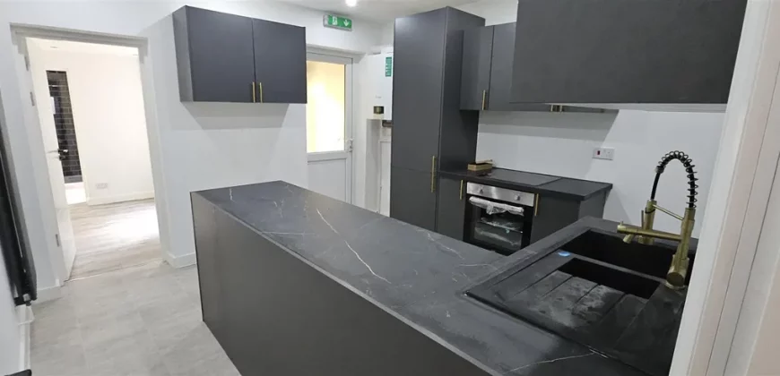 3 bed terraced house to rent at Station Road, Rainham, Gillingham ME8