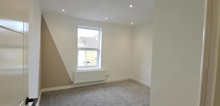 3 bed terraced house to rent at Station Road, Rainham, Gillingham ME8