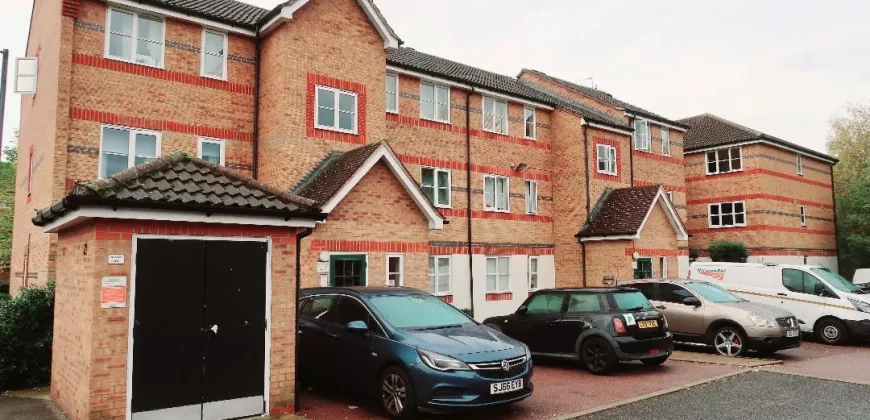 1 bed flat for sale at Polsten Mews, Enfield EN3